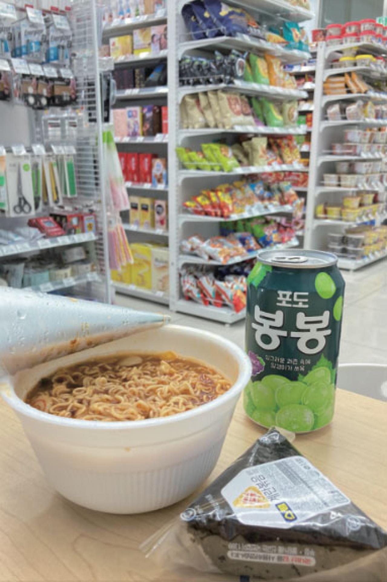 【韓国ドラマあるある】漢江で食べるラーメンは格別！コンビニで食べるカップ麺はなぜおいしい？（画像4）
