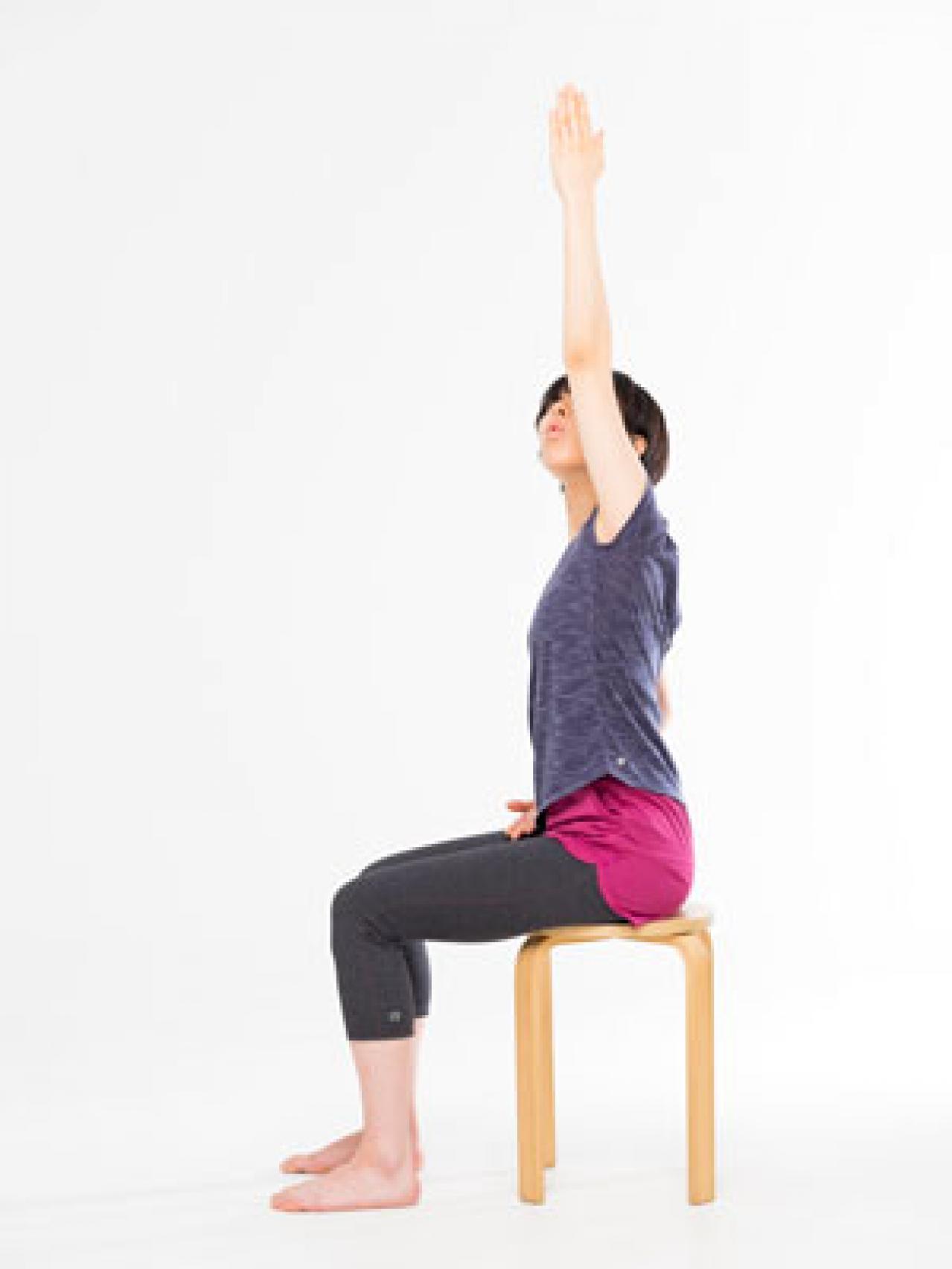 知ってる？腕を回して【腰痛予防】のやり方。座ったままで楽々！（画像7）