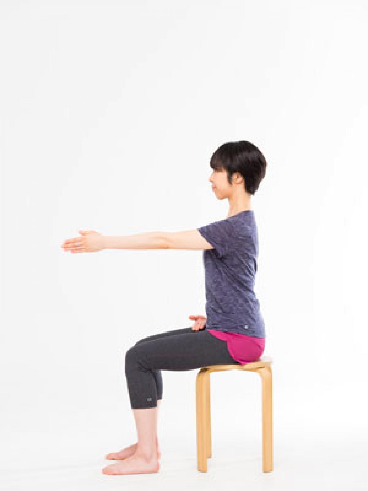 知ってる？腕を回して【腰痛予防】のやり方。座ったままで楽々！（画像6）