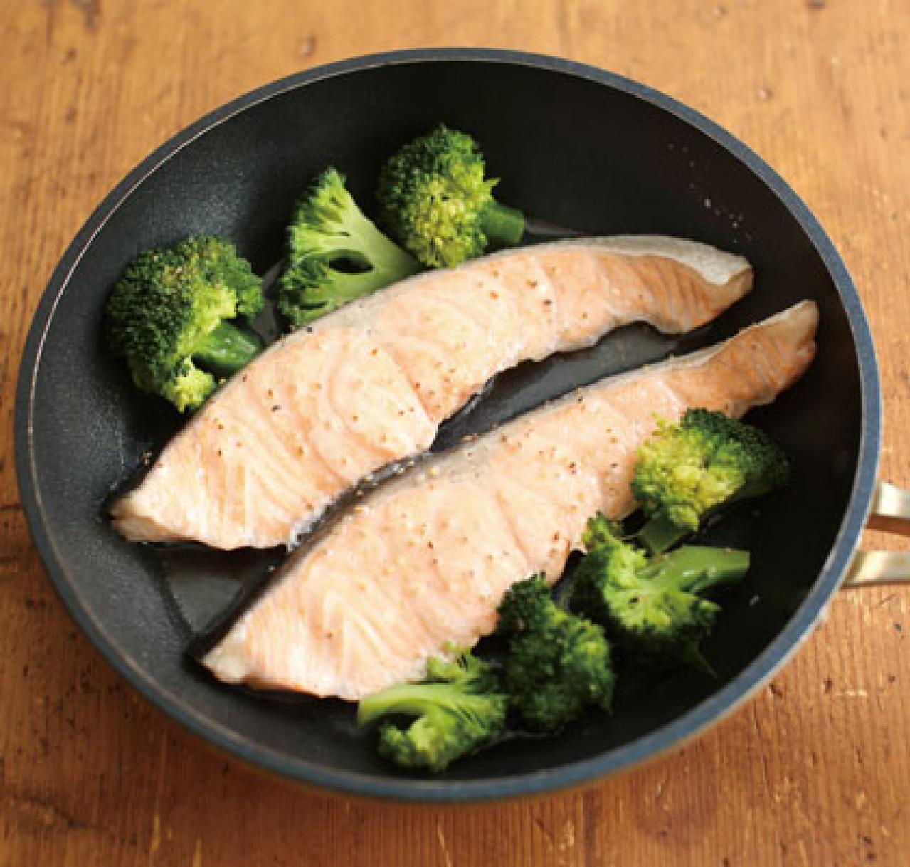 【ブロッコリー】の緑鮮やか保存方法。冷蔵する前のひと手間とは？（画像7）