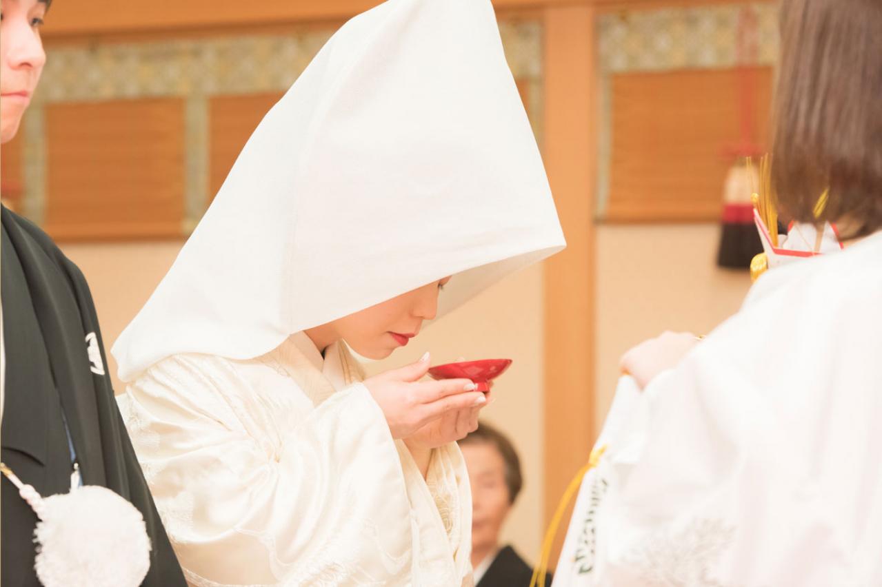 【結婚式での親のマナー】主催者側が用意するご祝儀やお礼の目安は？ 50代から心得ておきたい冠婚葬祭の常識