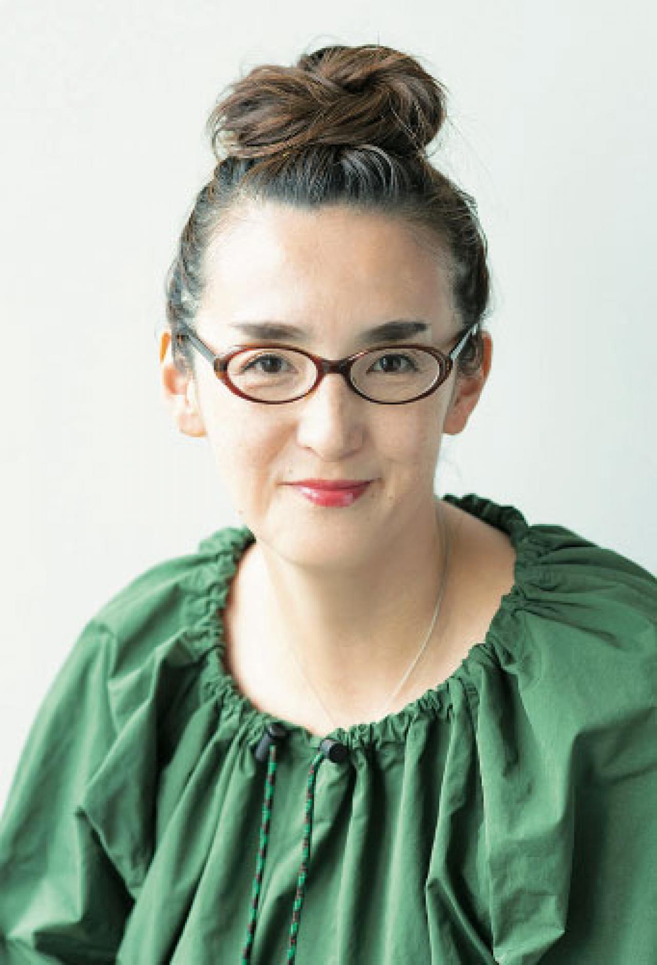 かけるのが楽しみになるめがねとは？　めがねでおしゃれは叶う！　おしゃれなマチュア世代のめがねスタイル（画像3）