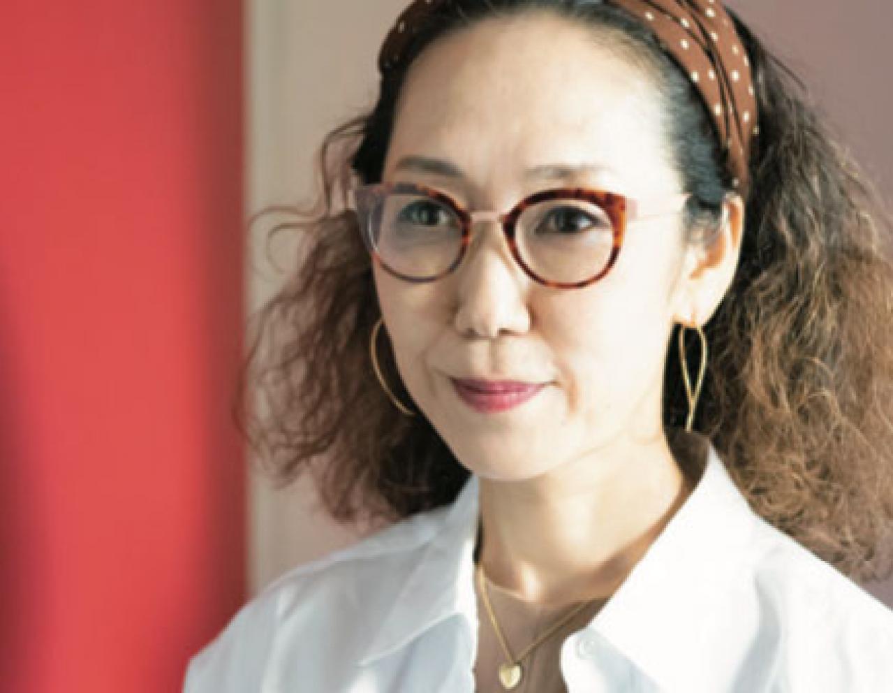 スタイリスト、東洋医学ライフクリエーター。素敵なおふたりのマチュア世代のめがね。和装と洋装、目のコンディションでめがねを使い分け　（画像4）