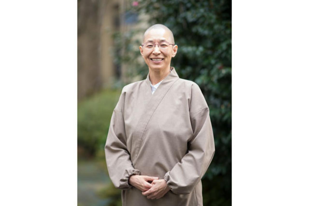 心が苦しくなったときは、どうしたらいい？　玉置妙憂さんの提案「苦しくてたまらないときには、体を動かしましょう。深呼吸だけでも効果あります」（画像2）