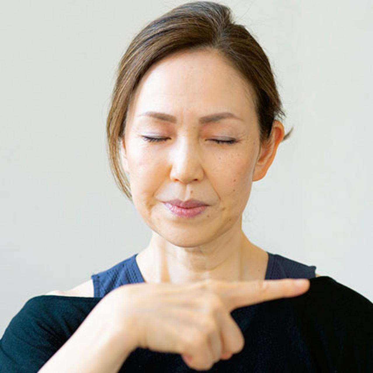 マチュア世代の疲れ目に。老眼鏡いらずのボディワークプロデューサーに教わる簡単【眼球体操】（画像10）