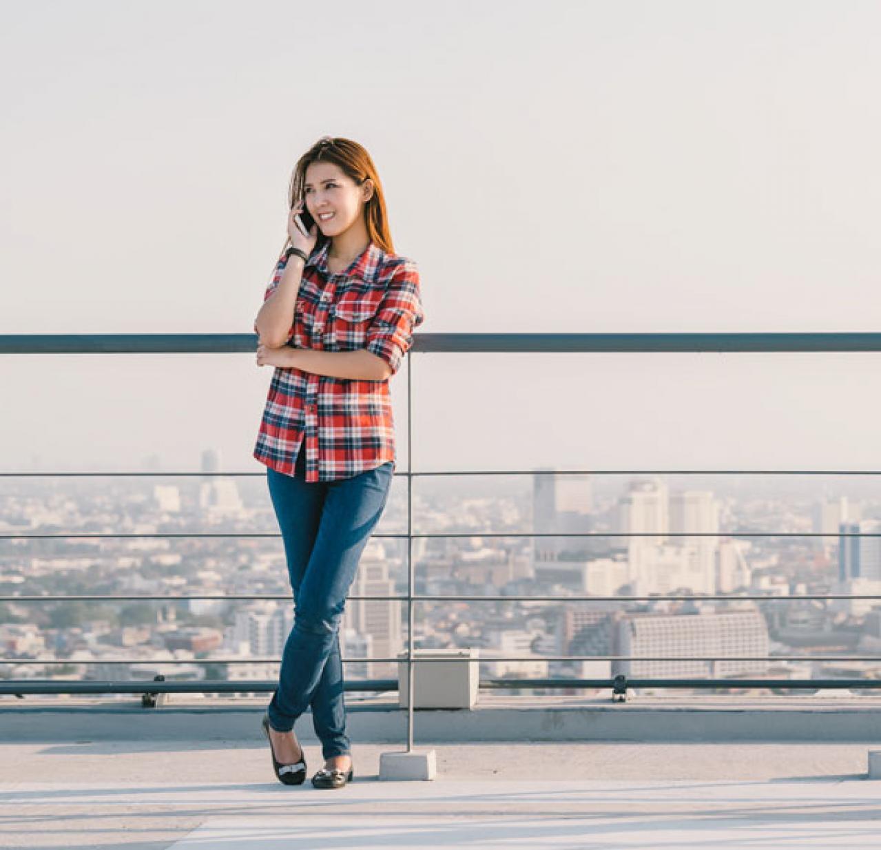 わきの甘い人は【肩こり】に注意！ 肩の負担を軽くするスマホのかけ方も紹介（画像3）