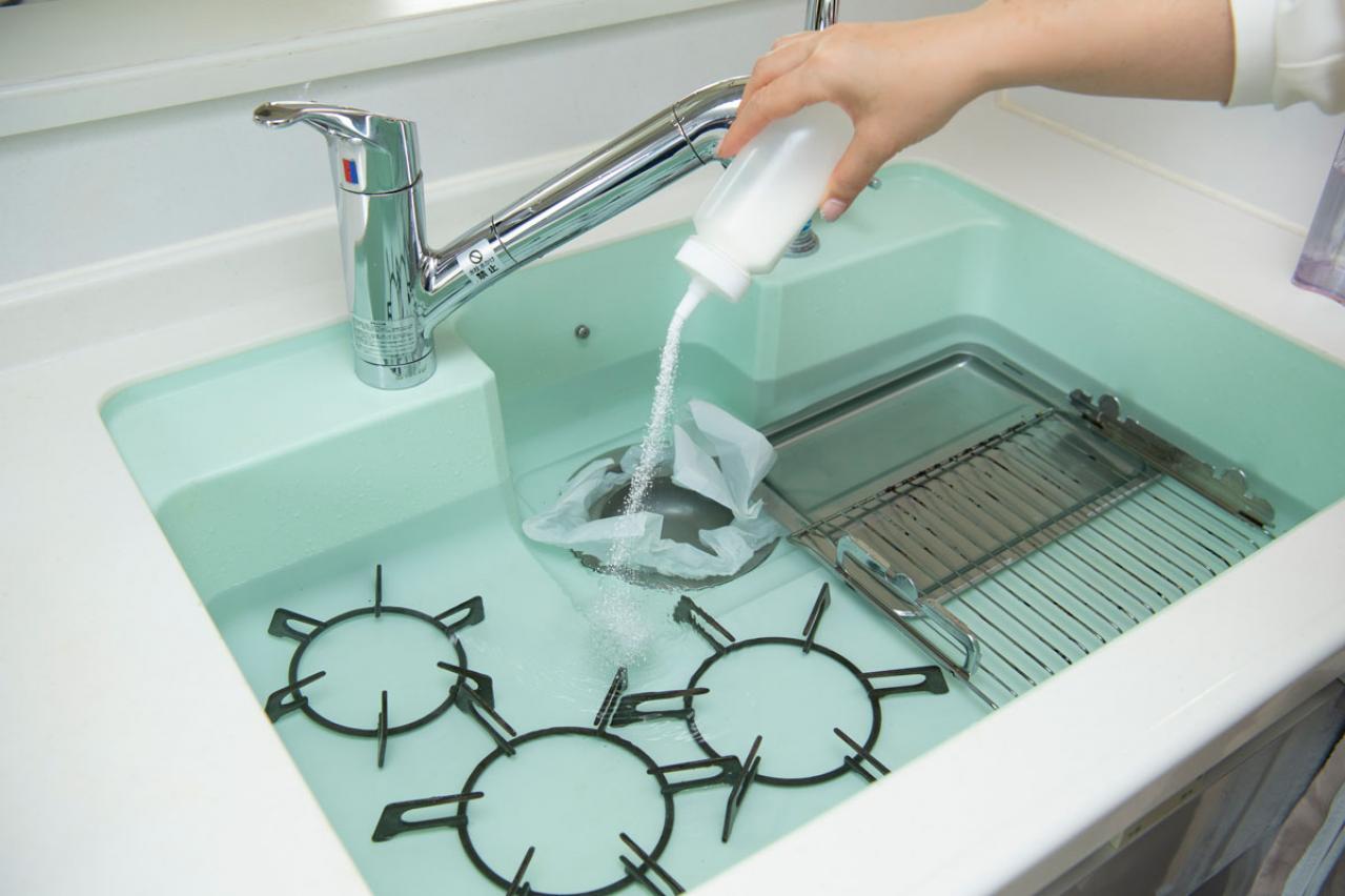 【五徳・天板】のギトギト油がスルスル落ちる！つけ置きのラクわざ掃除術　