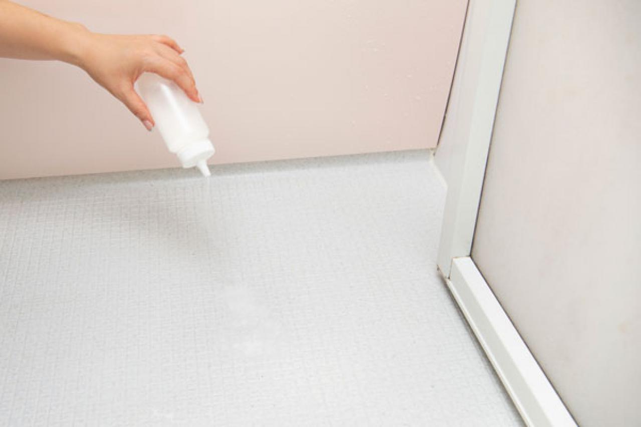 お風呂のカビを重曹で落とす方法とは？バスタブのざらざらも防ぐ、3分の掃除術（画像4）