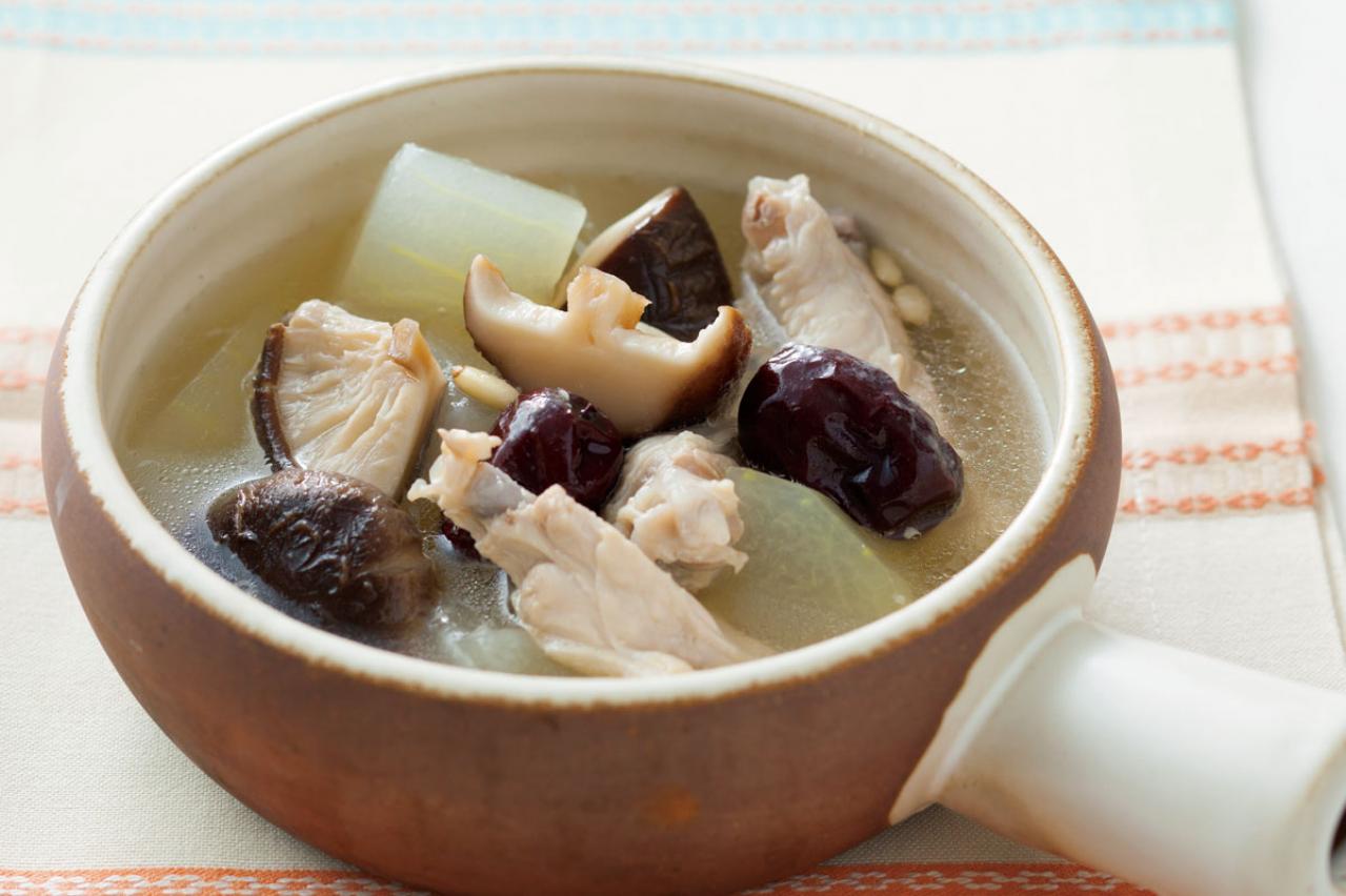 【脂肪燃焼ダイエットスープ】免疫力アップ、 冷えを改善！ 漢方食材をプラスした「 薬膳バージョン」
