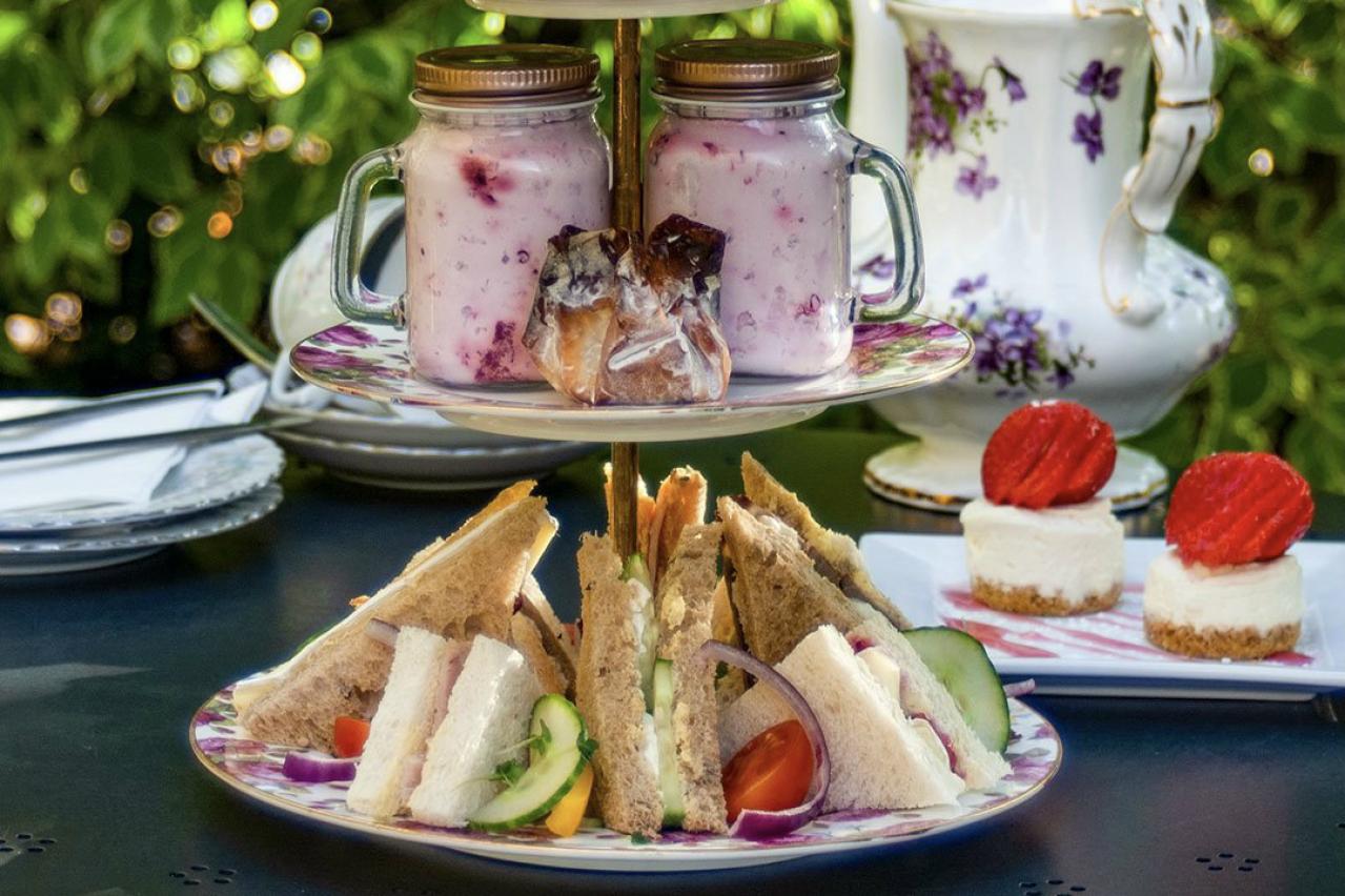 【イギリス流】ガーデナーの冬の楽しみ方。ウィンターガーデンとアフタヌーンティーの魅力