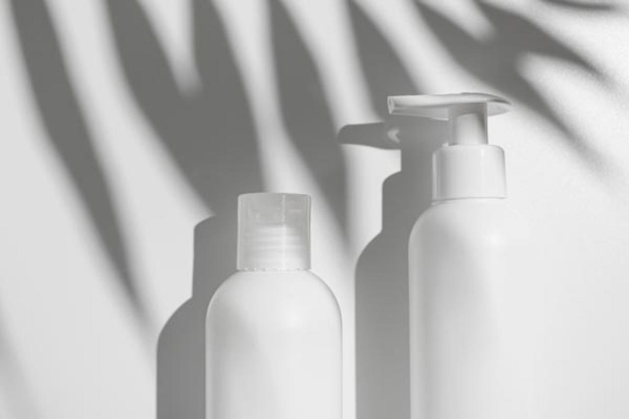 「薄毛の進行を遅らせるためにできること」50代からの正しいヘアケアを解説（画像2）