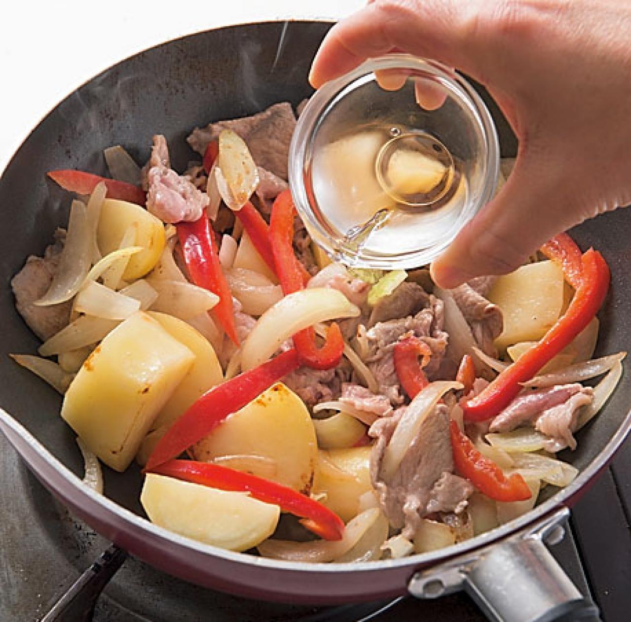 【時短和食】フライパンで「肉じゃが」が味しみで絶品になる！ 後片づけもラクラク（画像6）