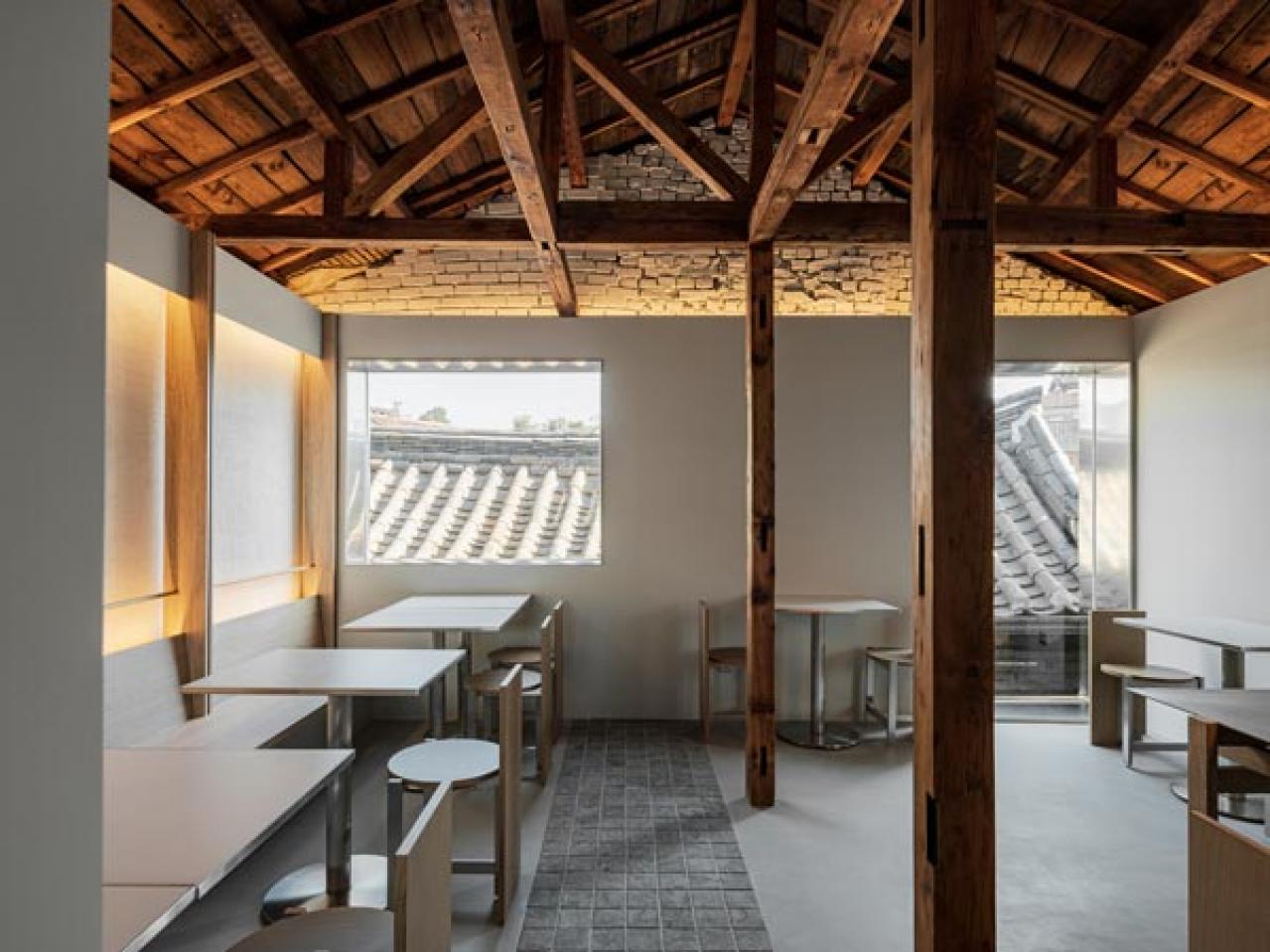 ソウルの最新スポット【伝統的家屋】北村韓屋村の入り口付近にできた、ハイセンスな韓屋カフェ＆ホテルへ（画像2）