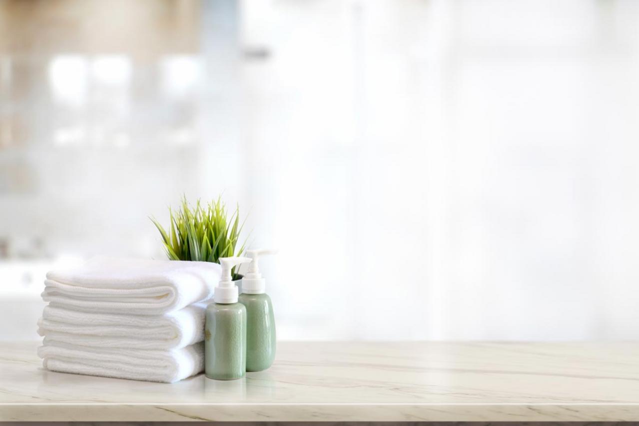 地肌の悩みからウイッグまで。「薄毛の治療は何歳まで可能？」知らないと損する髪の毛Q＆Ａ