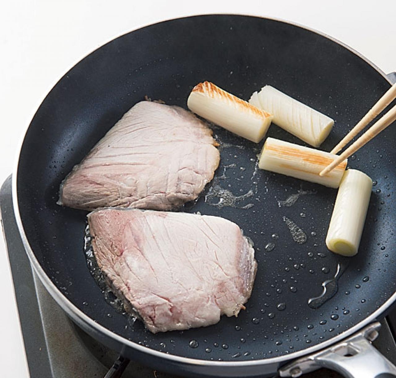 【時短和食】フライパンで「ぶりの照り焼き」がふっくらきれいな焼き色に仕上がる！（画像6）