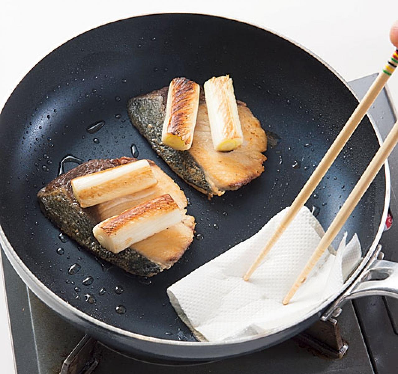 【時短和食】フライパンで「ぶりの照り焼き」がふっくらきれいな焼き色に仕上がる！（画像7）