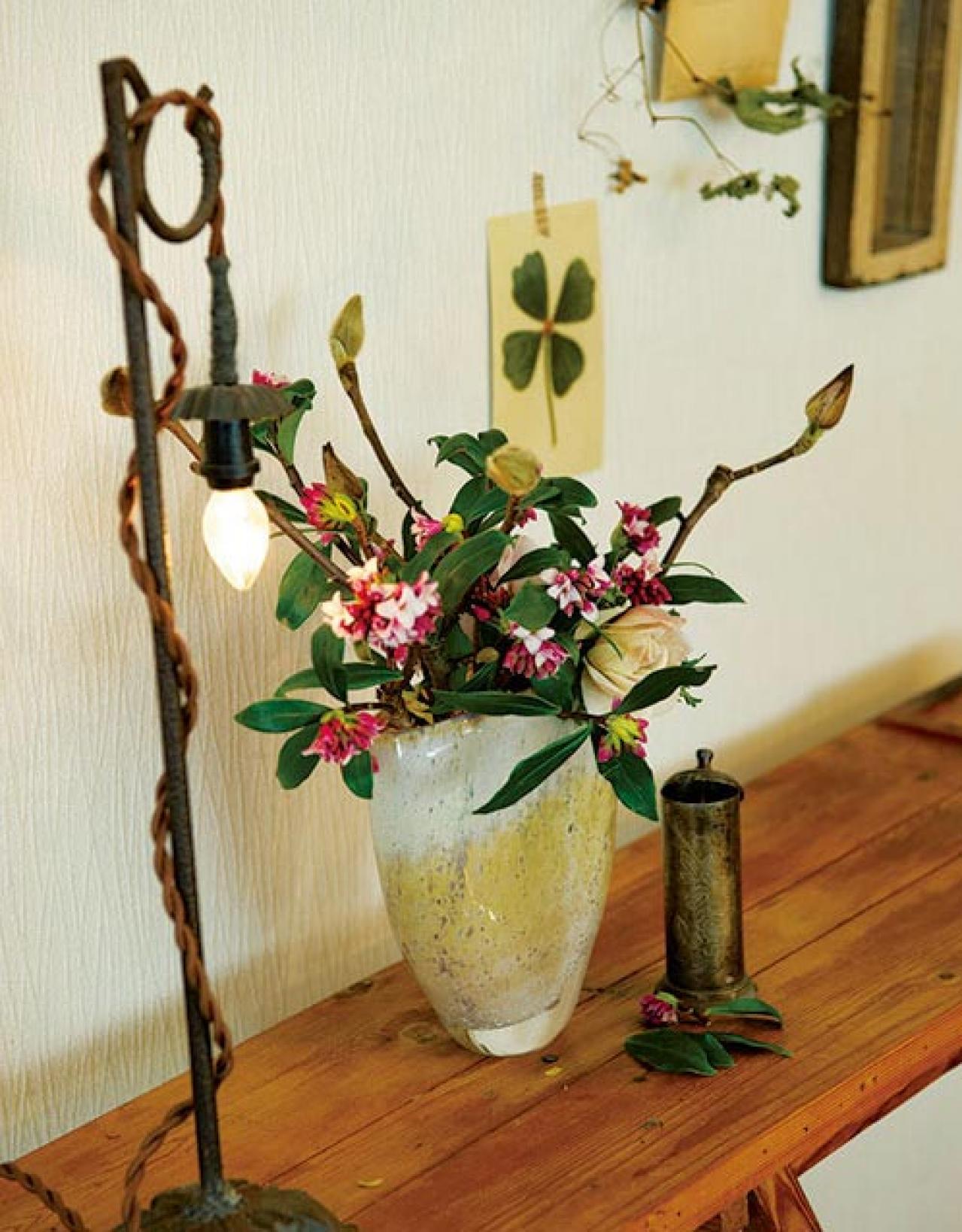 グリーンを家じゅうにバランスよく置く【実例】切り花を枯れる間際まで楽しむコツは？人気インスタグラマーの自宅拝見（画像4）