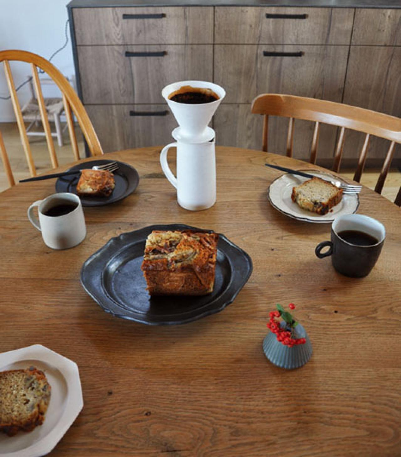 インスタグラマー【yuri___1115さん】のお宅を拝見！ ヴィンテージのインテリア、作家の器、猫たち｜素敵な人の家時間（画像19）