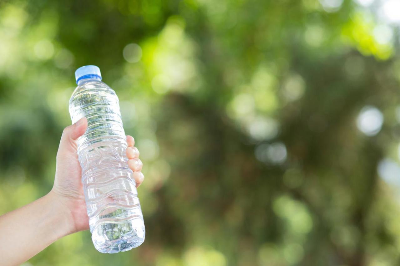 【頻尿・尿漏れ】に効くペットボトル体操。お尻をキュッと締めるコツは？