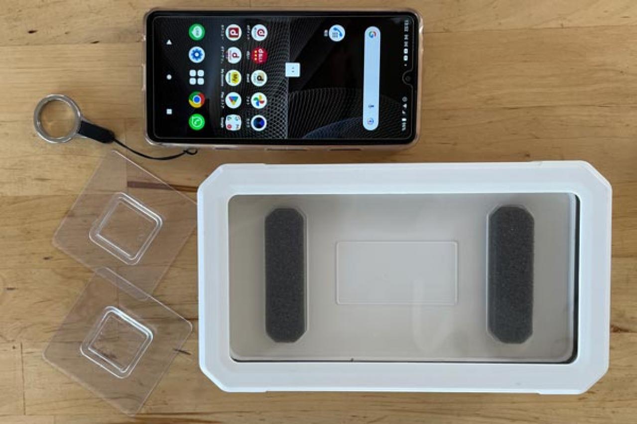 スマホの便利アイテム！スリコの「スマホ防滴ケース」はお風呂でもキッチンでも大活躍（画像2）