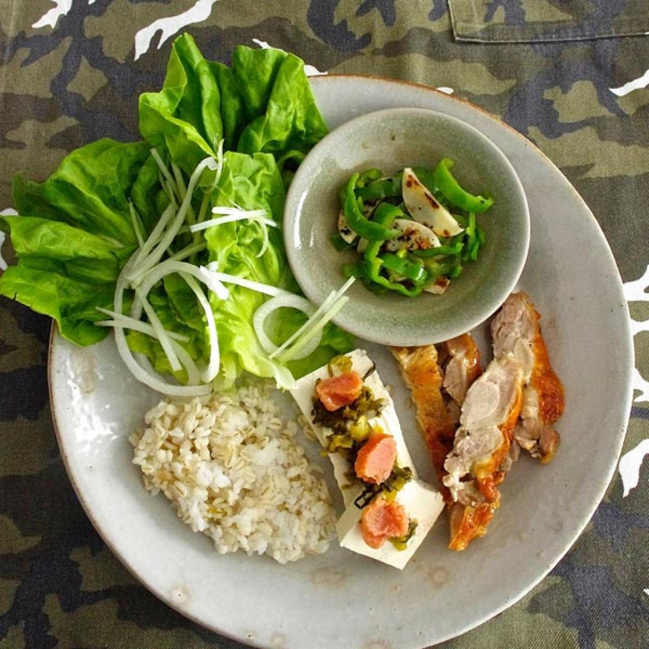 実家に戻り、ひとり暮らし。少しずつ心地よい空間へ片づけ中。料理本編集者  62歳の園田マリエさんの暮らし（画像17）