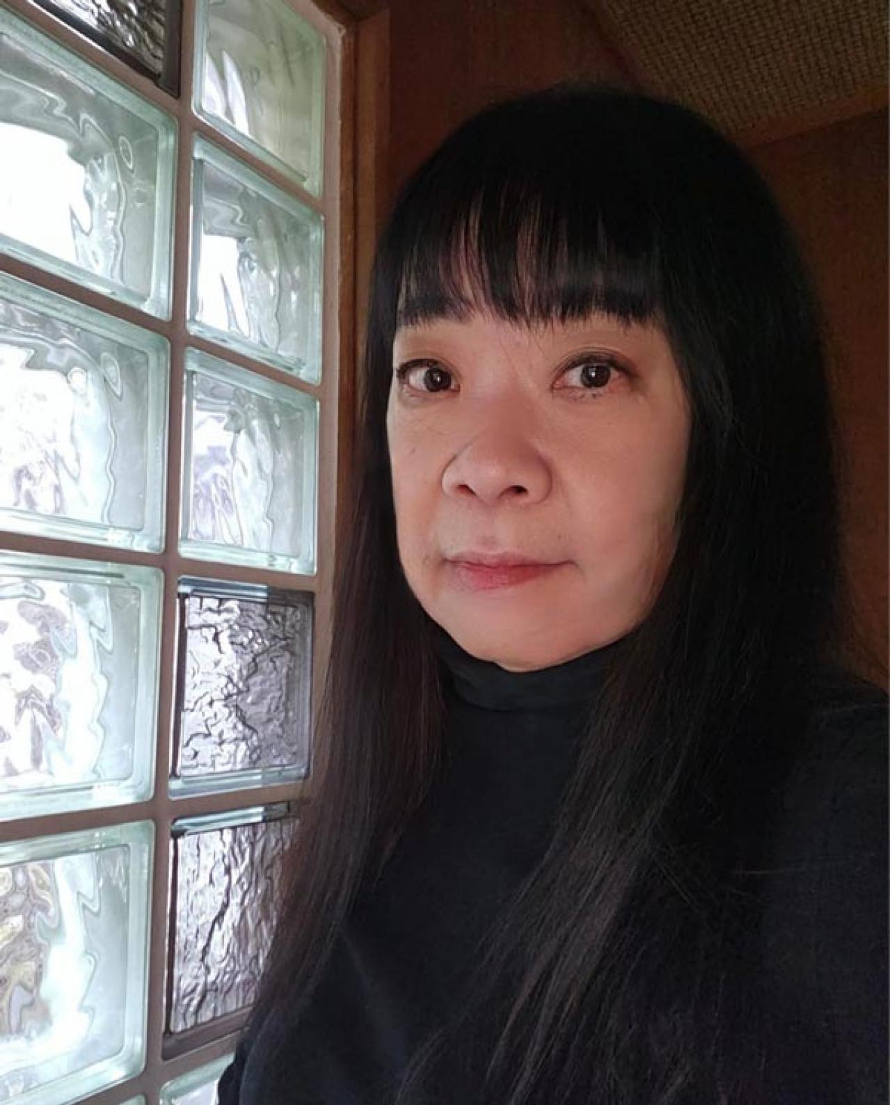 実家に戻り、ひとり暮らし。少しずつ心地よい空間へ片づけ中。料理本編集者  62歳の園田マリエさんの暮らし（画像2）