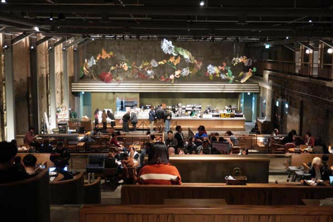 ソウルで最大の市場・京東市場内にできたスターバックスは、古い映画館を改装した新名所！【2023年連載1位記事】（画像3）