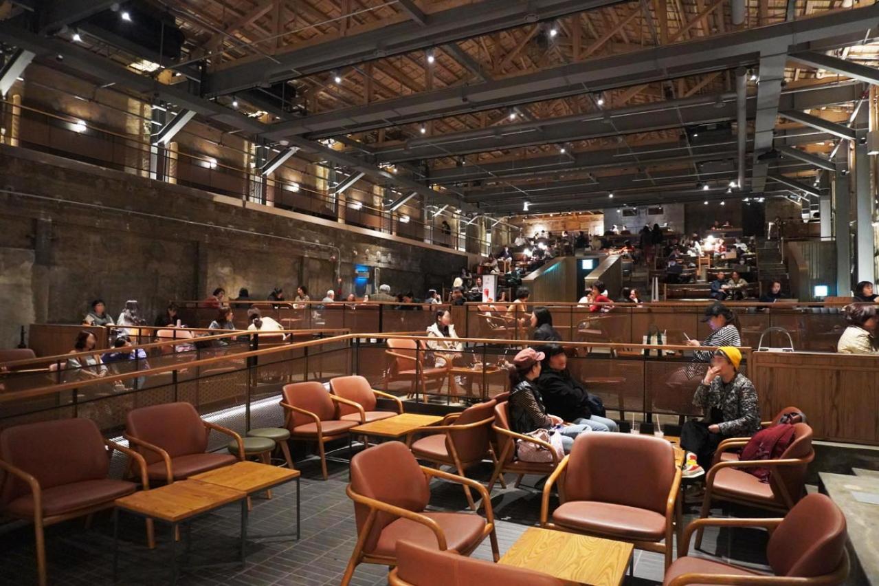 ソウルで最大の市場・京東市場内にできたスターバックスは、古い映画館を改装した新名所！【2023年連載1位記事】