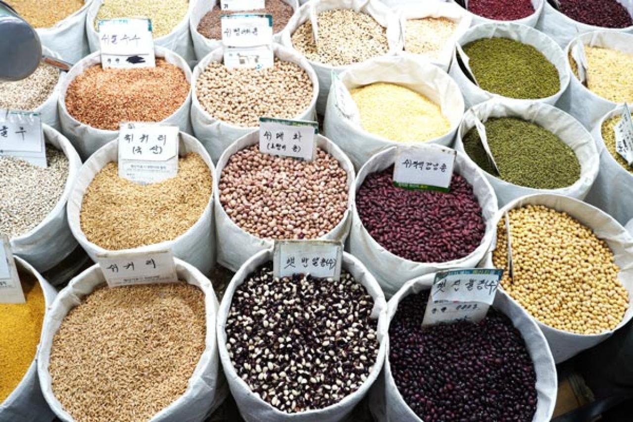 ソウルで最大の市場・京東市場内にできたスターバックスは、古い映画館を改装した新名所！【2023年連載1位記事】（画像15）