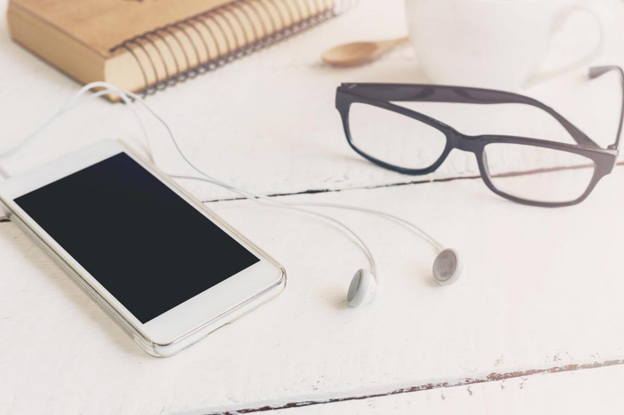 【老眼鏡】を使う人は知っておきたい！既製品よりも眼鏡店で購入すべき理由とは？