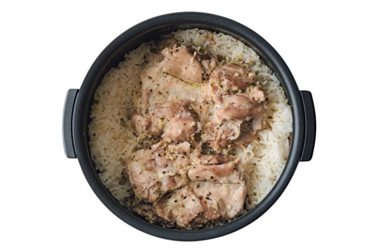 炊飯器で「シンガポールチキンライス」が簡単！鶏肉のうまみがごはんにしみてると大反響（画像3）