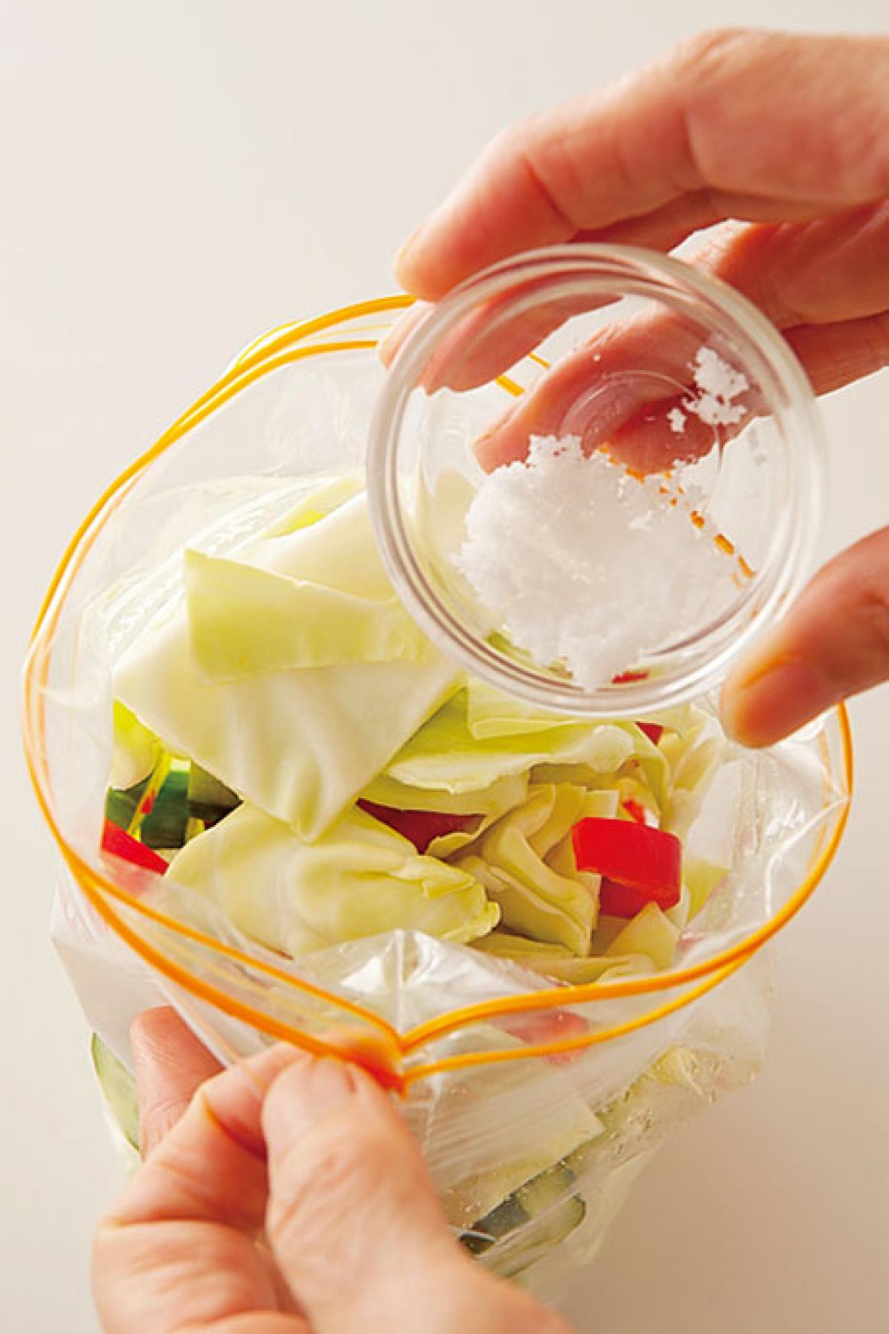 たった１時間漬けるだけ！キャベツのサラダ漬けで野菜不足を解消。きゅうりのサラダ漬けも（画像3）