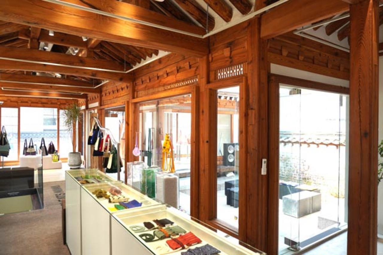 ソウルも桜が満開！ 昔ながらの街並みが残る北村～三清洞は散歩が楽しいコース（画像9）