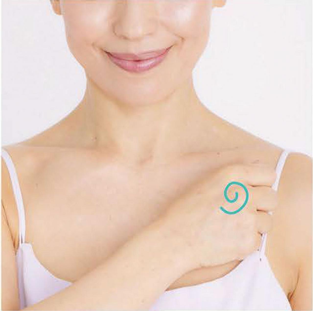 デコルテをほぐして【たるみ】を解消！　話題の筋膜リフトケアを佐藤由美子さんが伝授（画像6）