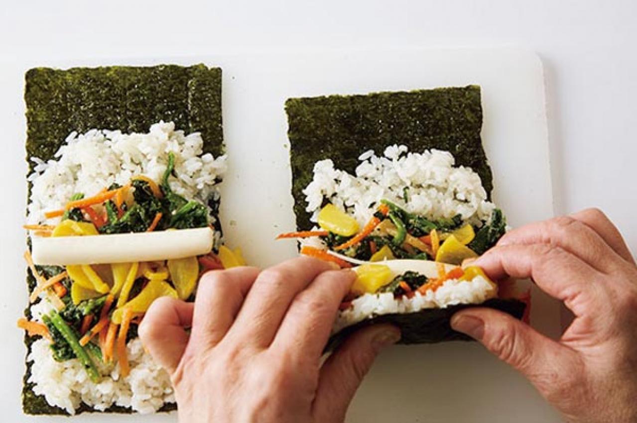 休日にぴったり！ ドラマを見ながら片手でも食べられるレシピ2選【ホットドッグ】【くるっと手巻きキンパ】（画像5）