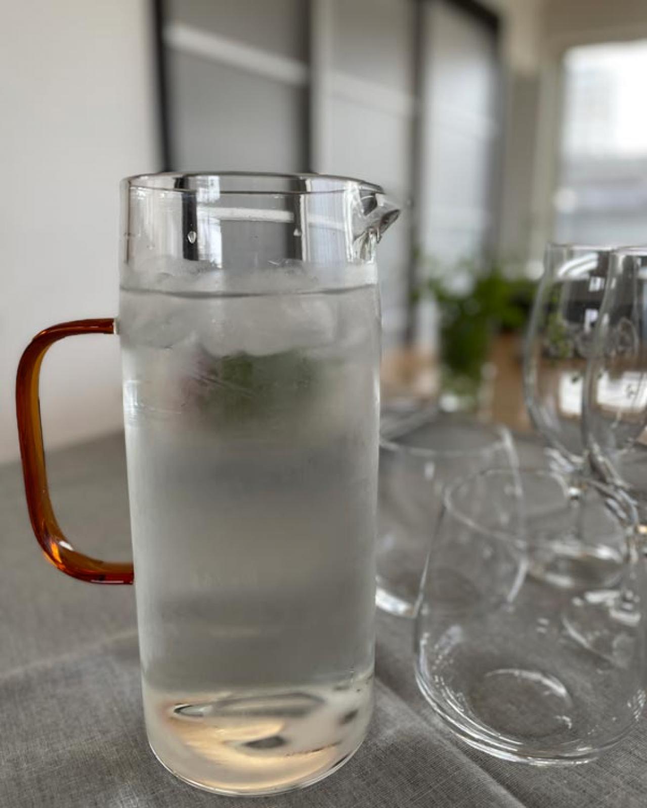 【スリコ】の耐熱ガラスピッチャー。小ぶりで液だれしない。クールなデザインで、ちょっと幸せ（画像6）