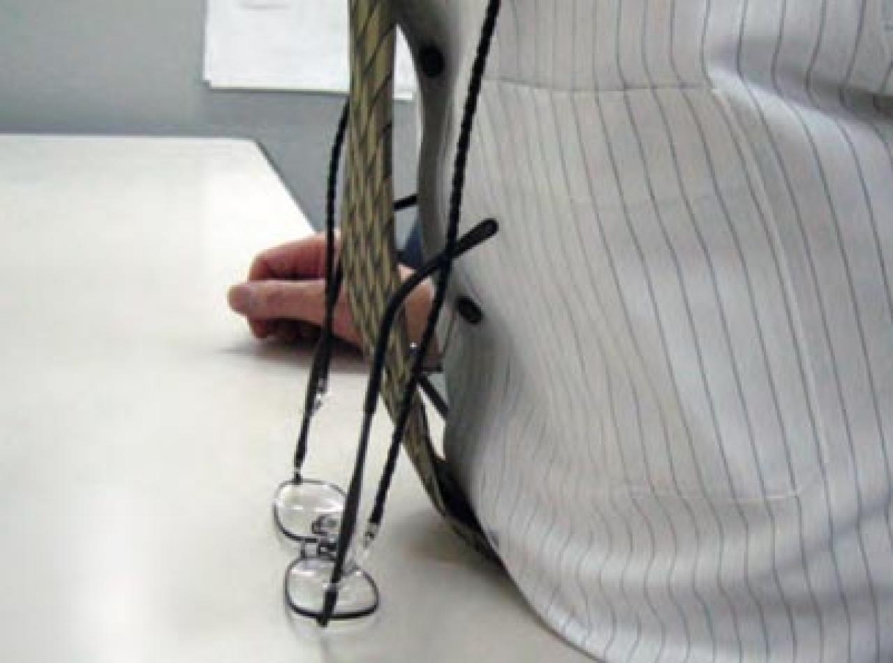 知らず知らずのうちに老眼鏡を傷つけていない？ 9つのNG行動とは（画像6）