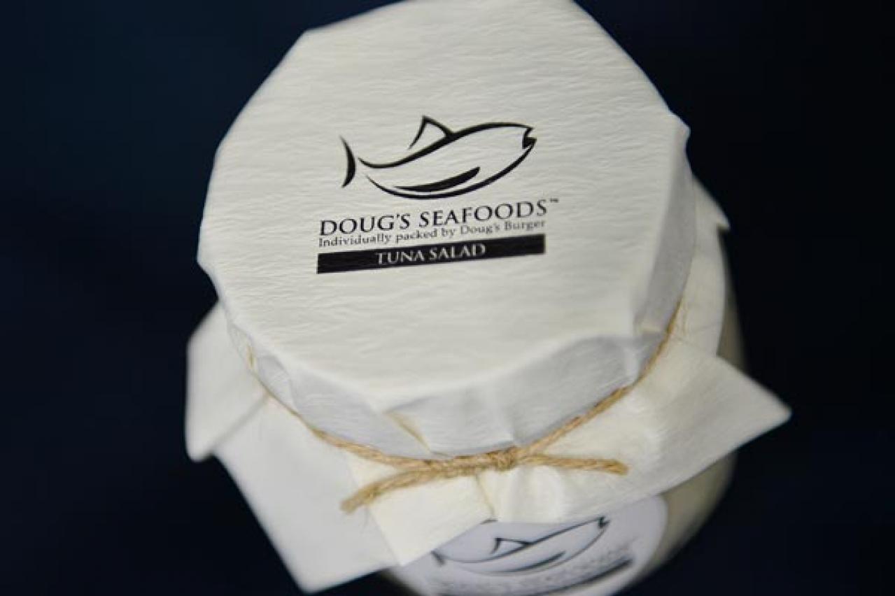 小越明子さん絶賛のお取り寄せ【宮古島のお気に入り】ダグズ・ツナサラダ/利き塩おかき（画像2）