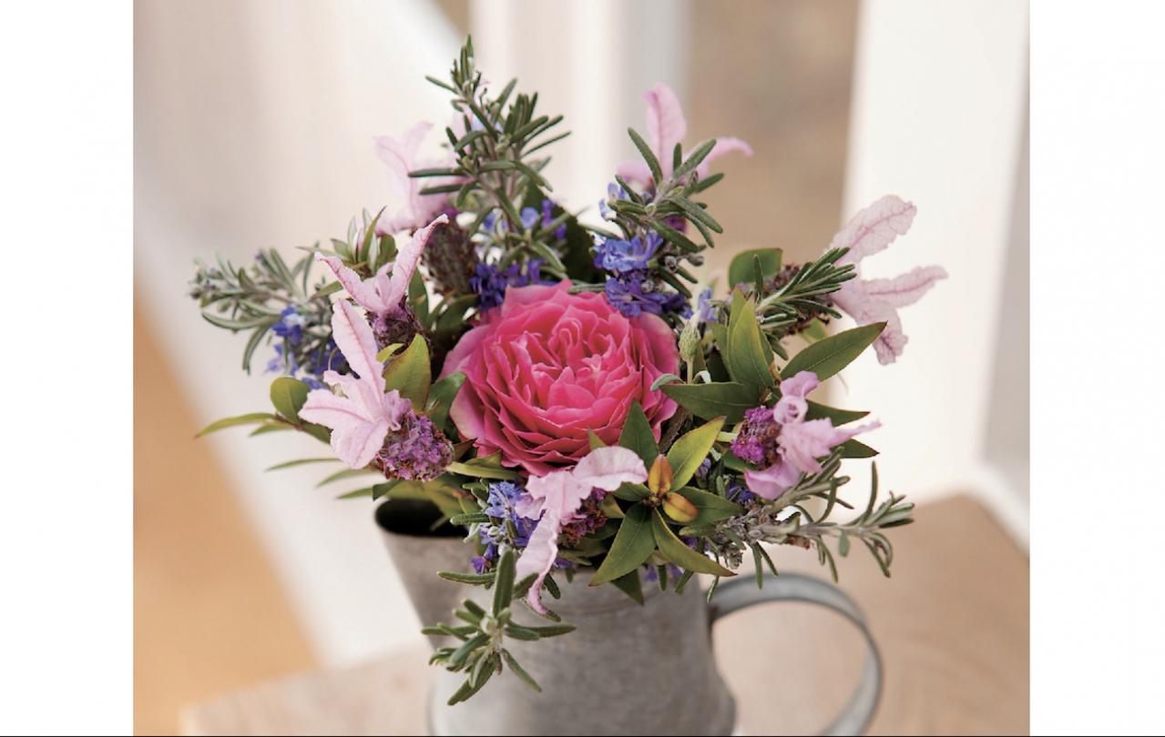 【ガーデニング】ラヴェンダー、ローズマリーで簡単！ 香りで癒やされるハーブクラフト