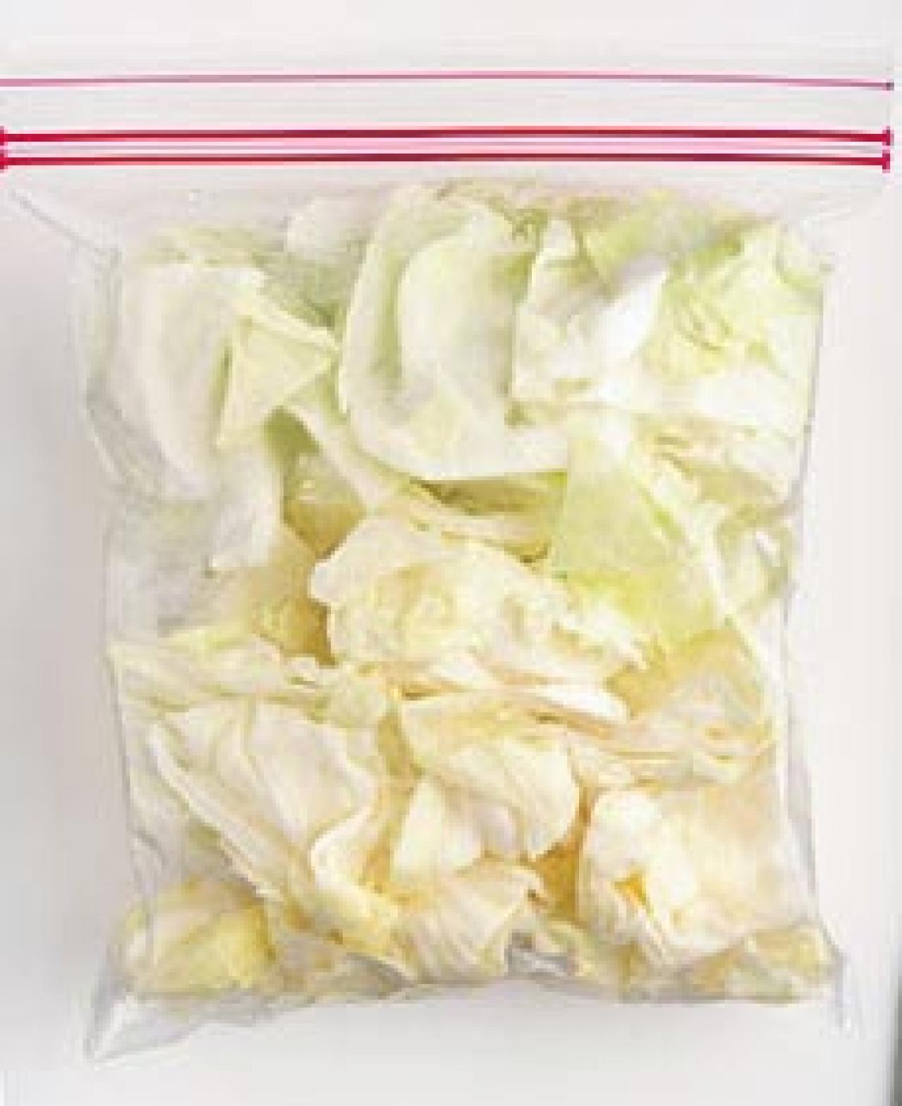 【冷凍作りおき】で簡単に作れるあえ物２品。「キャベツめんたい」と「無限春菊」レシピ（画像3）