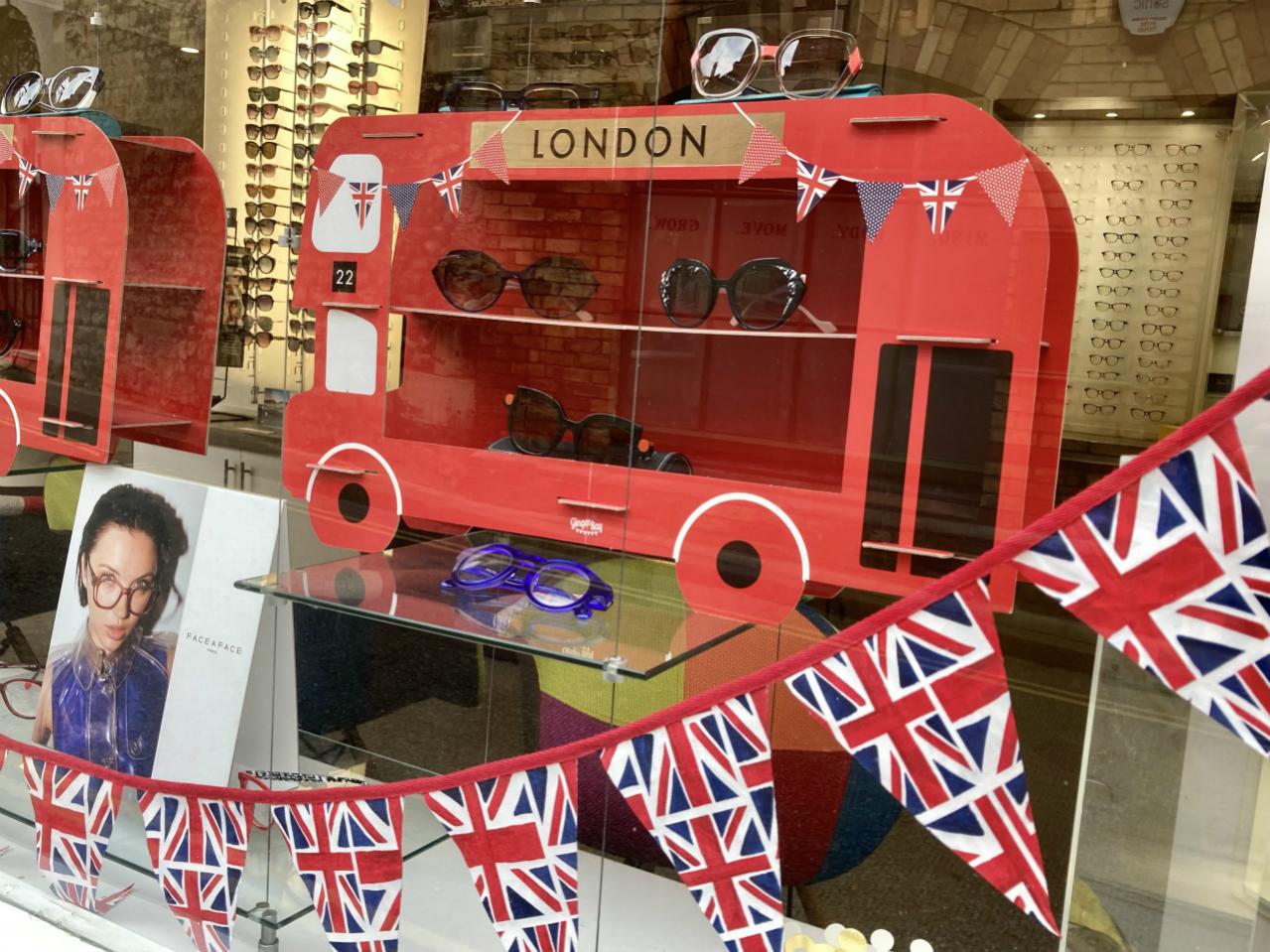 【英国流ガーデニング】イギリスの街中が花であふれたチャールズ国王の戴冠式（画像10）