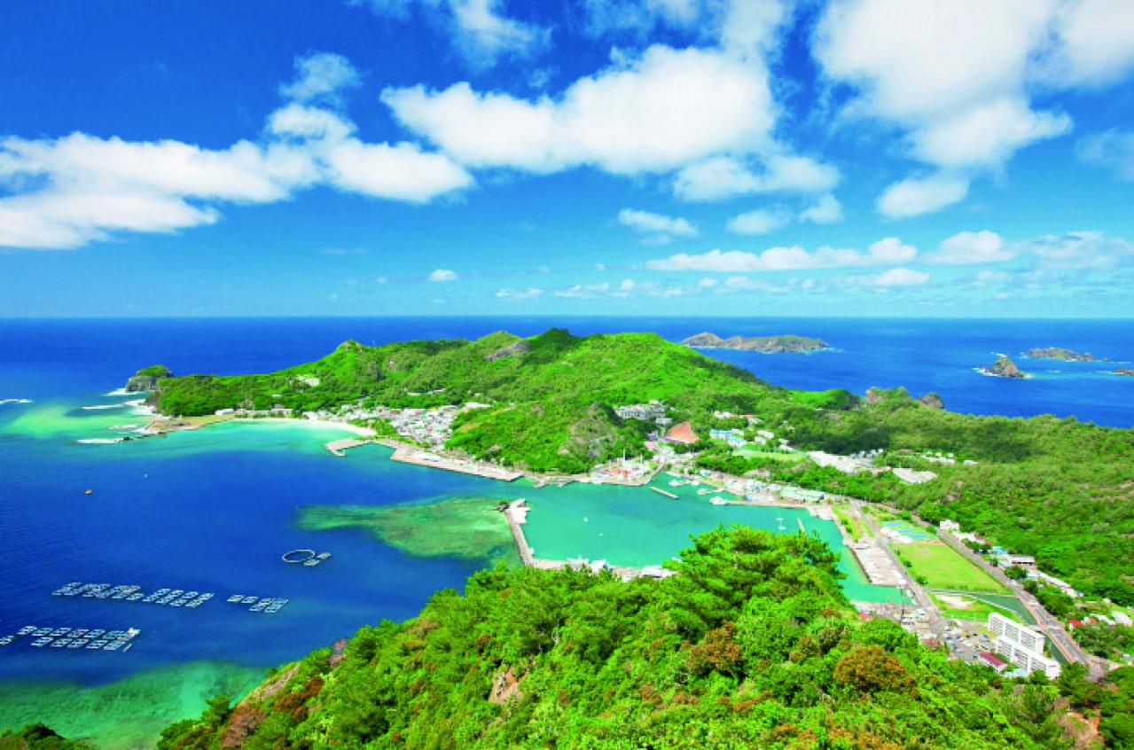 小笠原諸島の父島の玄関口、二見湾