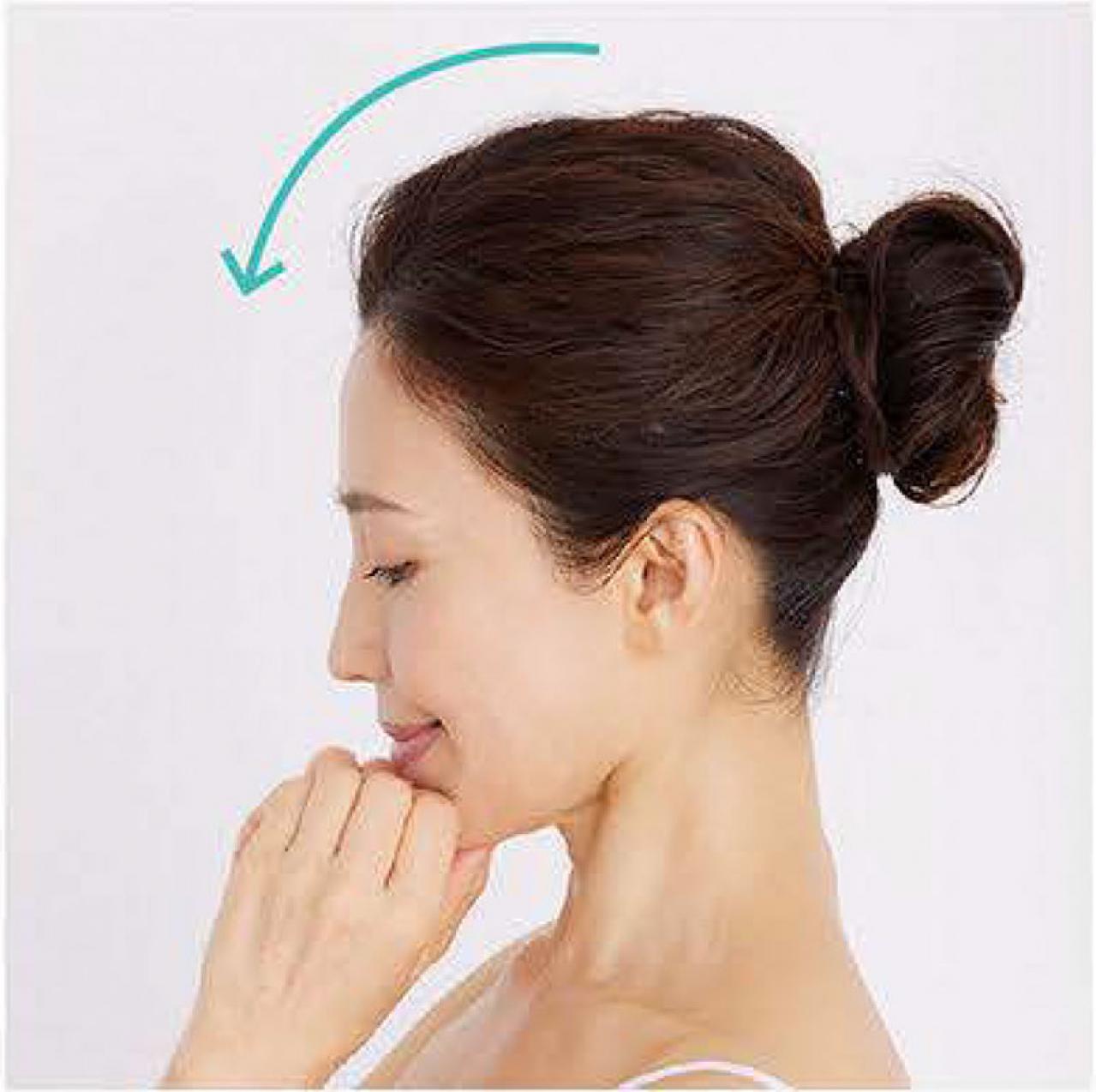 気になるたるみをケア！【フェイスラインをほぐす筋膜リフトケア】のプロ、佐藤由美子さんに教わる（画像4）