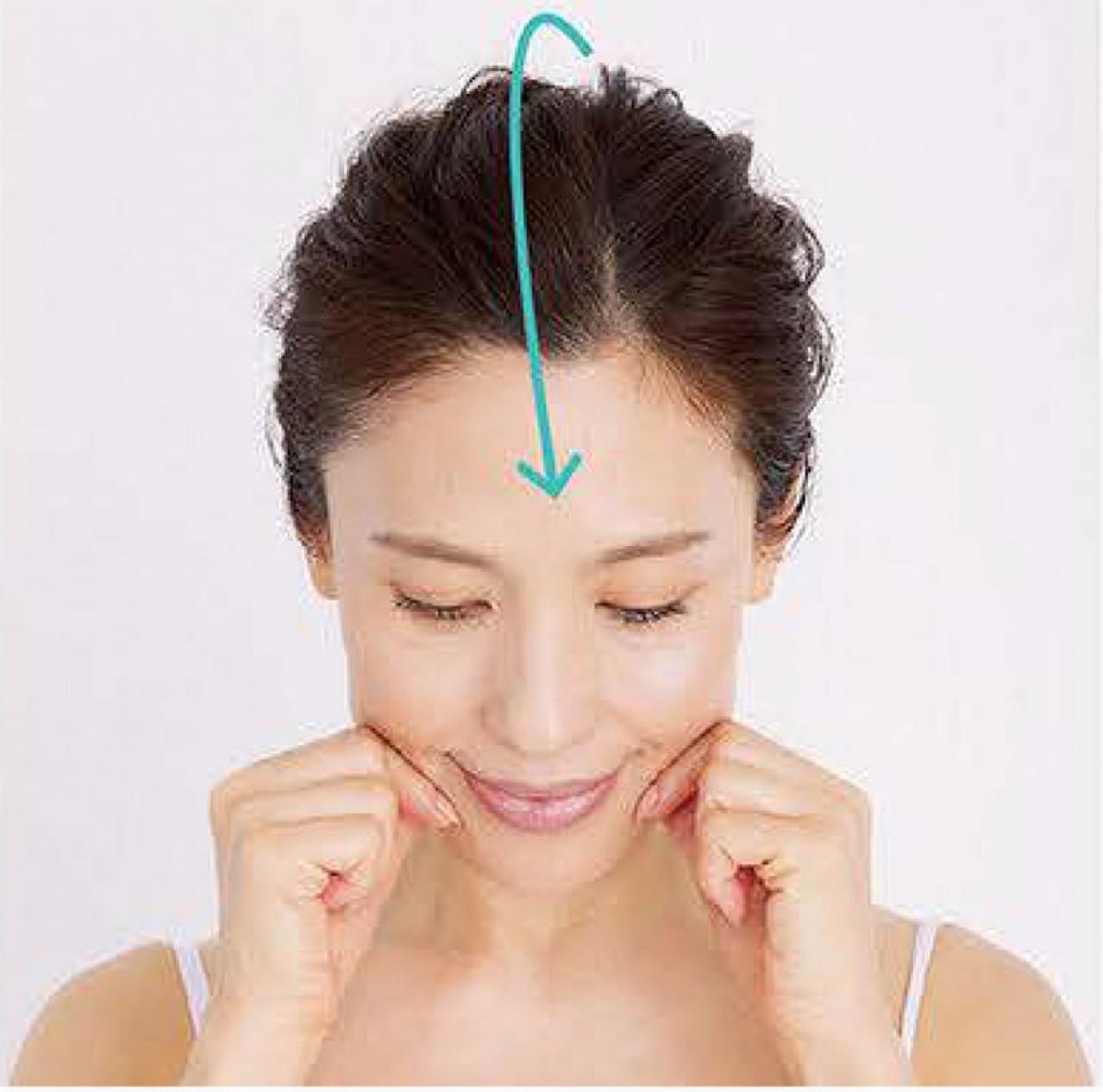 気になるたるみをケア！【フェイスラインをほぐす筋膜リフトケア】のプロ、佐藤由美子さんに教わる（画像5）