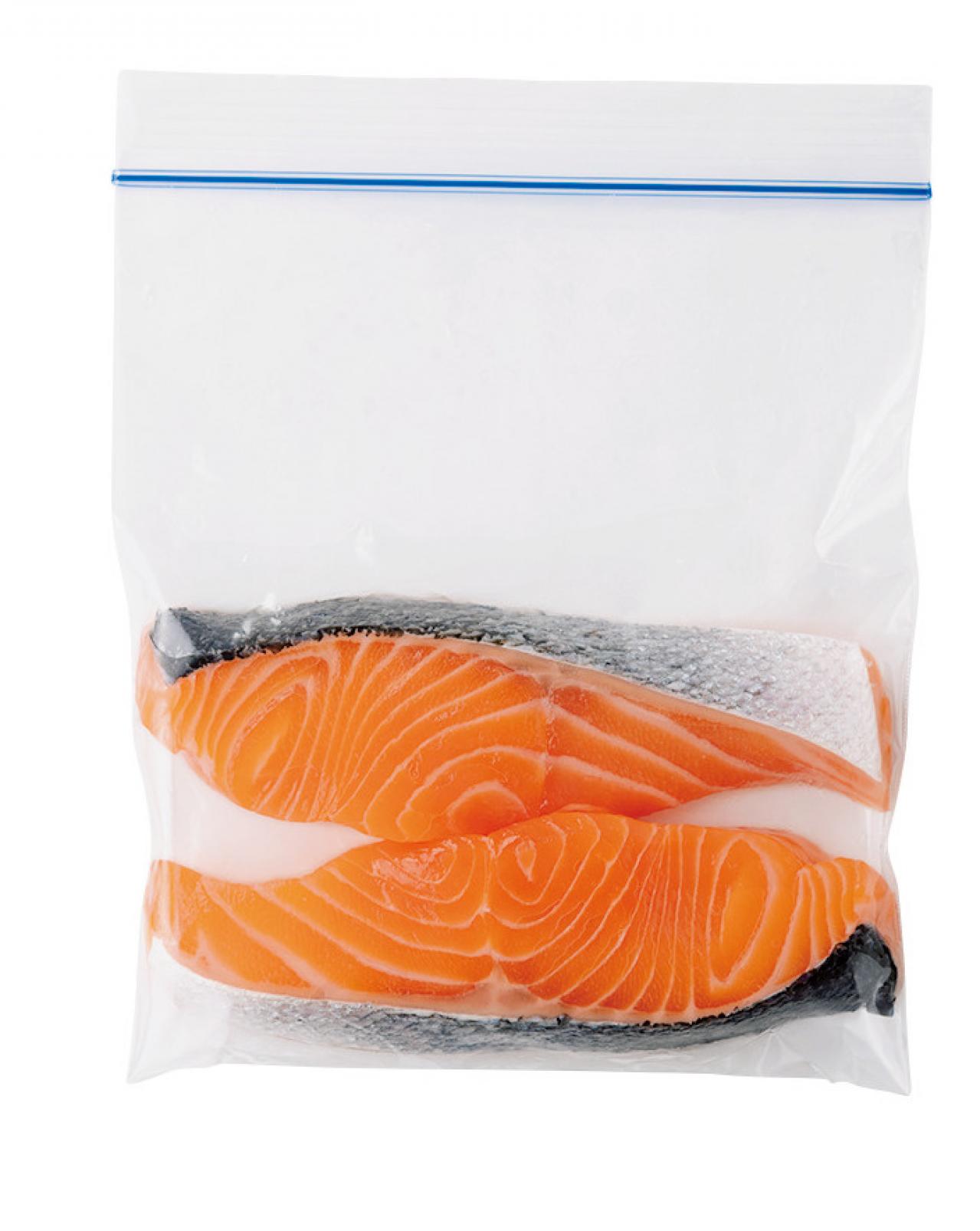 【切り身魚】が驚くほどふっくらやわらかく仕上がる！｜小田真規子さんの「塩と油で下味冷凍」（画像3）