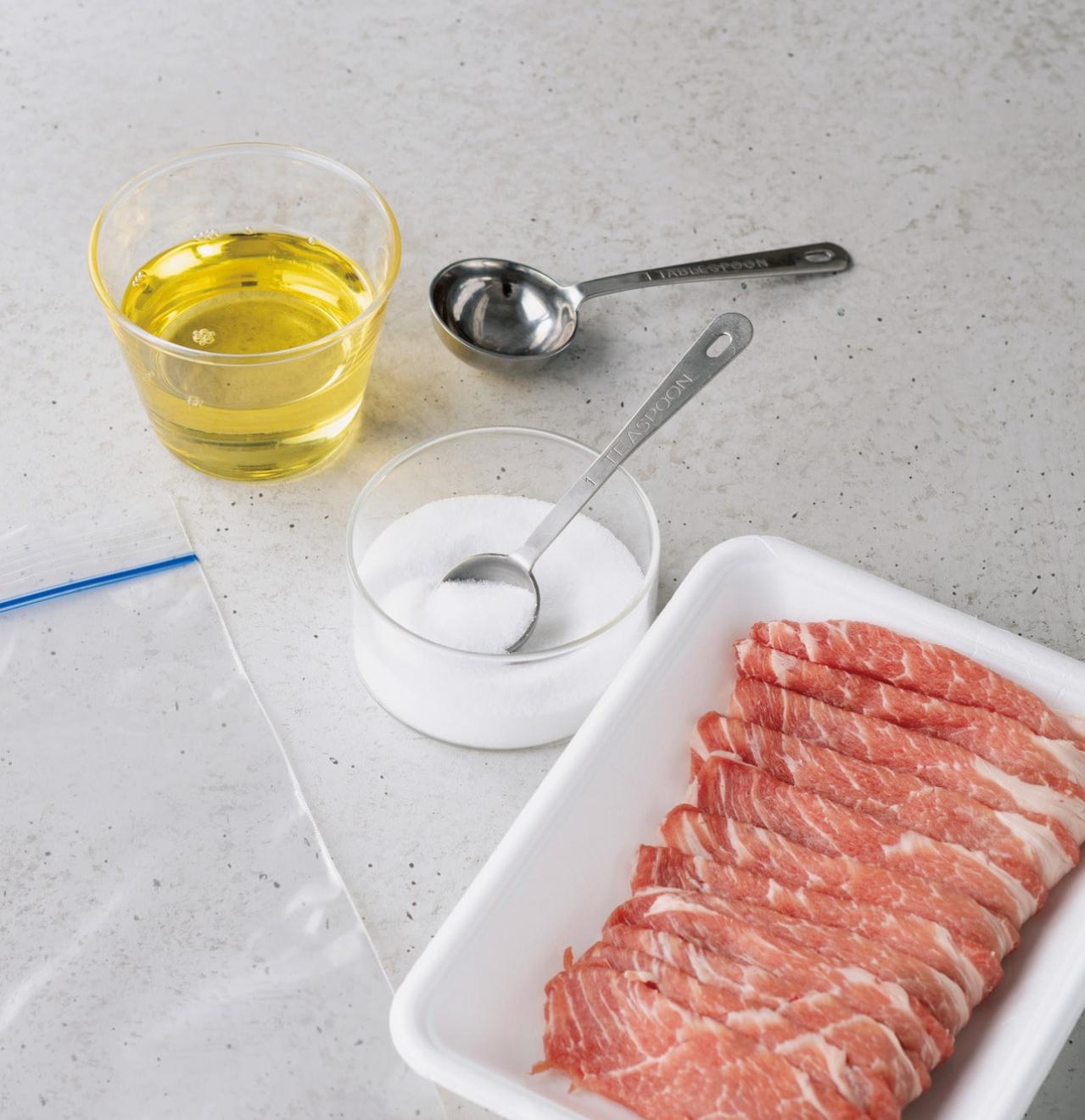 長期間保存できて、うまみもアップ！　豚薄切り肉の【塩＋油で下味冷凍】【2023年レシピ部門人気記事TOP5】（画像2）