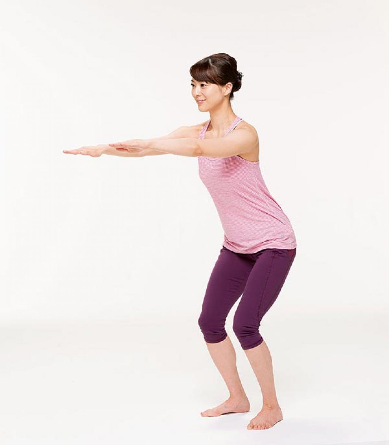 50代からの女性必見！ひざにやさしい“ゆるスクワット”で代謝アップの秘訣（画像3）