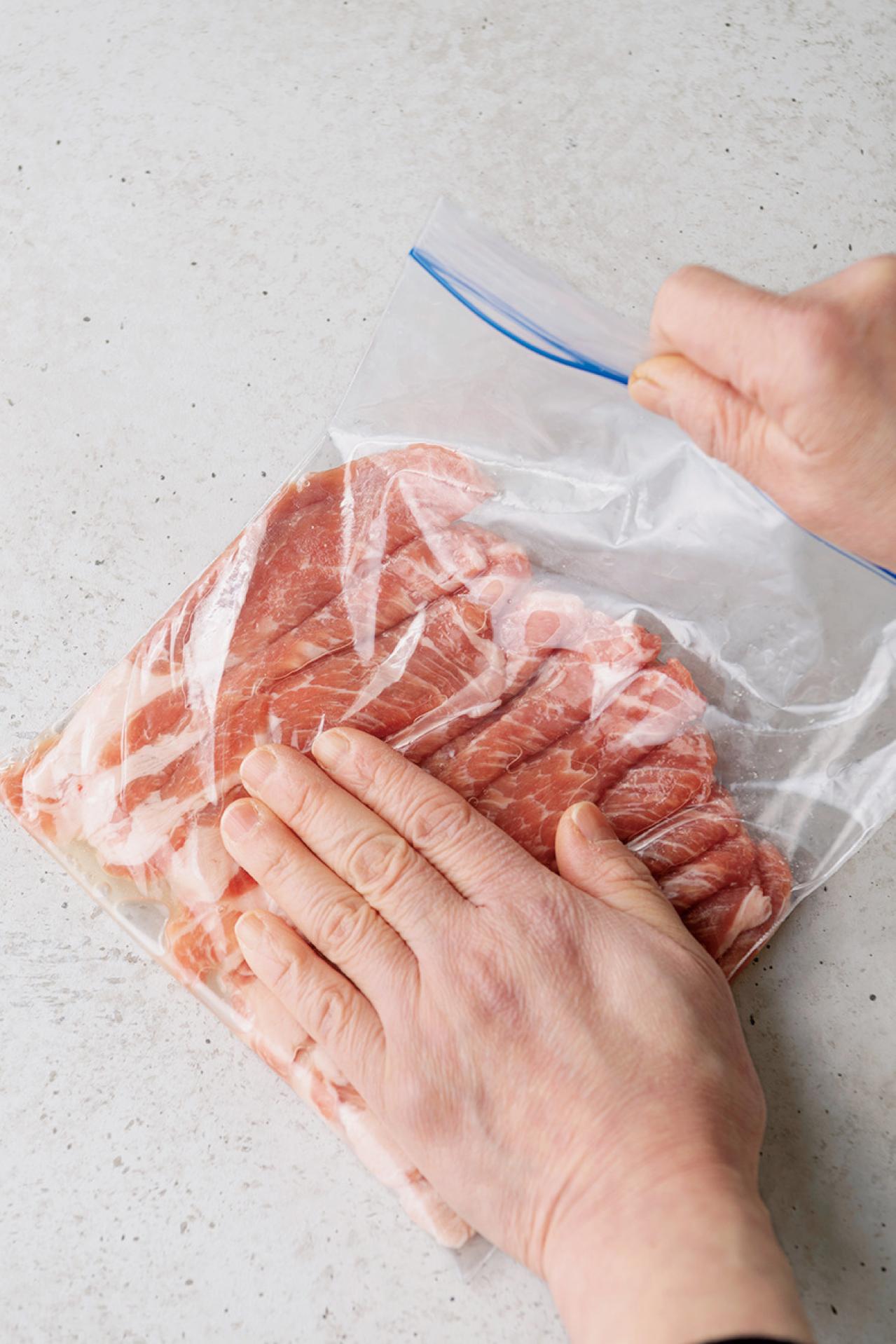 長期間保存できて、うまみもアップ！　豚薄切り肉の【塩＋油で下味冷凍】【2023年レシピ部門人気記事TOP5】（画像5）