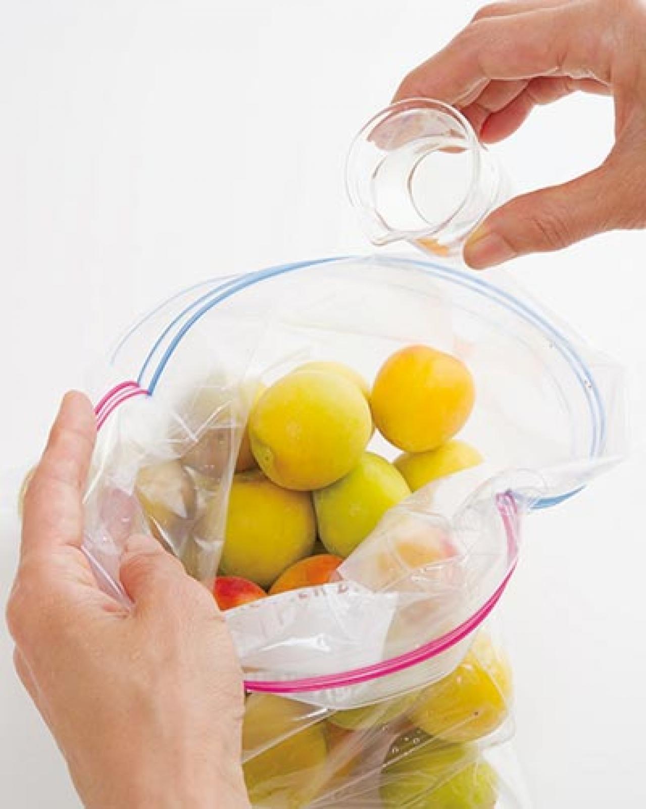 梅の季節！初めてでも簡単に梅干しを漬ける方法とは？ファスナ一つき保存袋でラクラク（画像2）