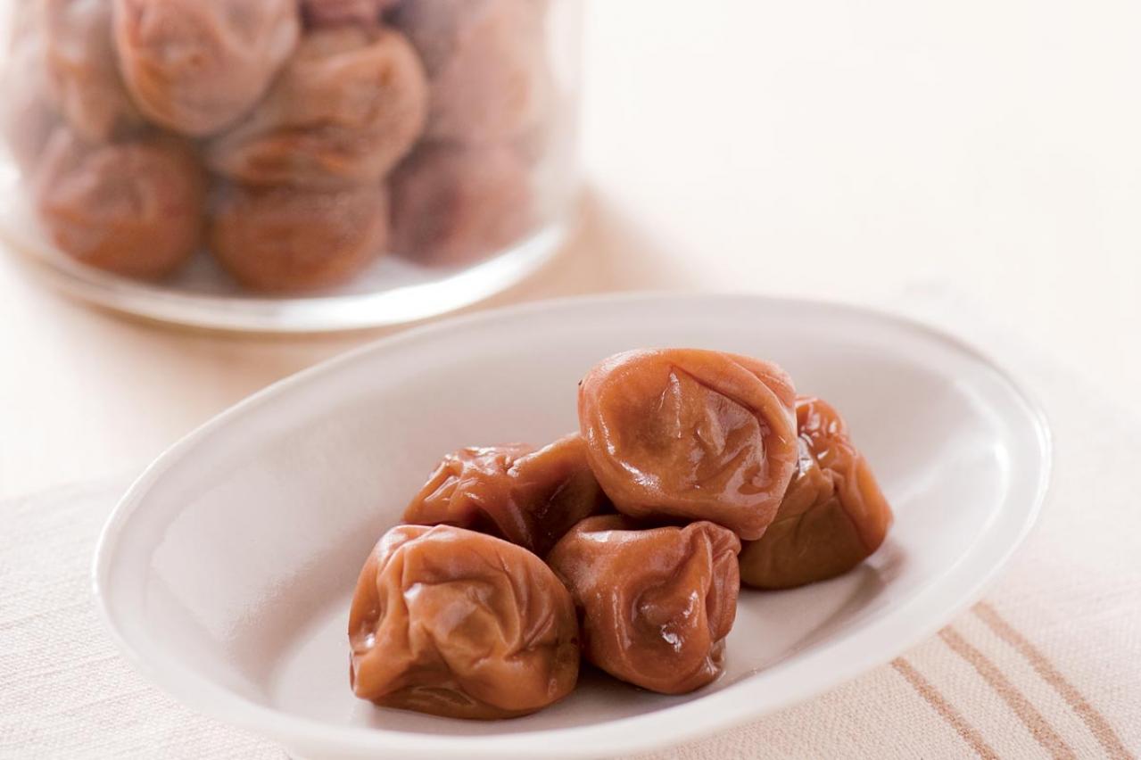 梅の季節！初めてでも簡単に梅干しを漬ける方法とは？ファスナ一つき保存袋でラクラク